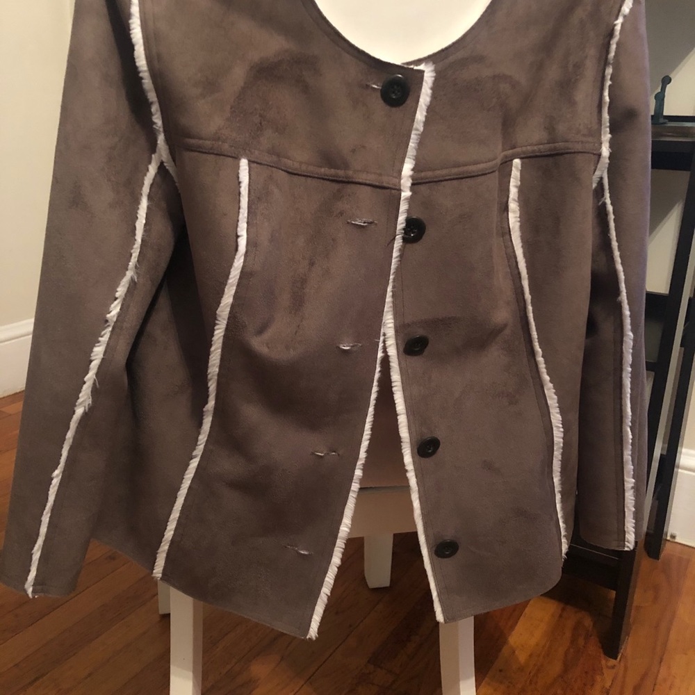 Elegant Shearling Type Jacket - image 3